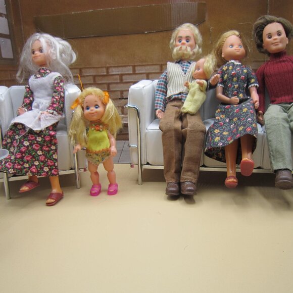 Mattel Vintage Sunshine Family Dolls (set of 6) - Picture 5 of 6